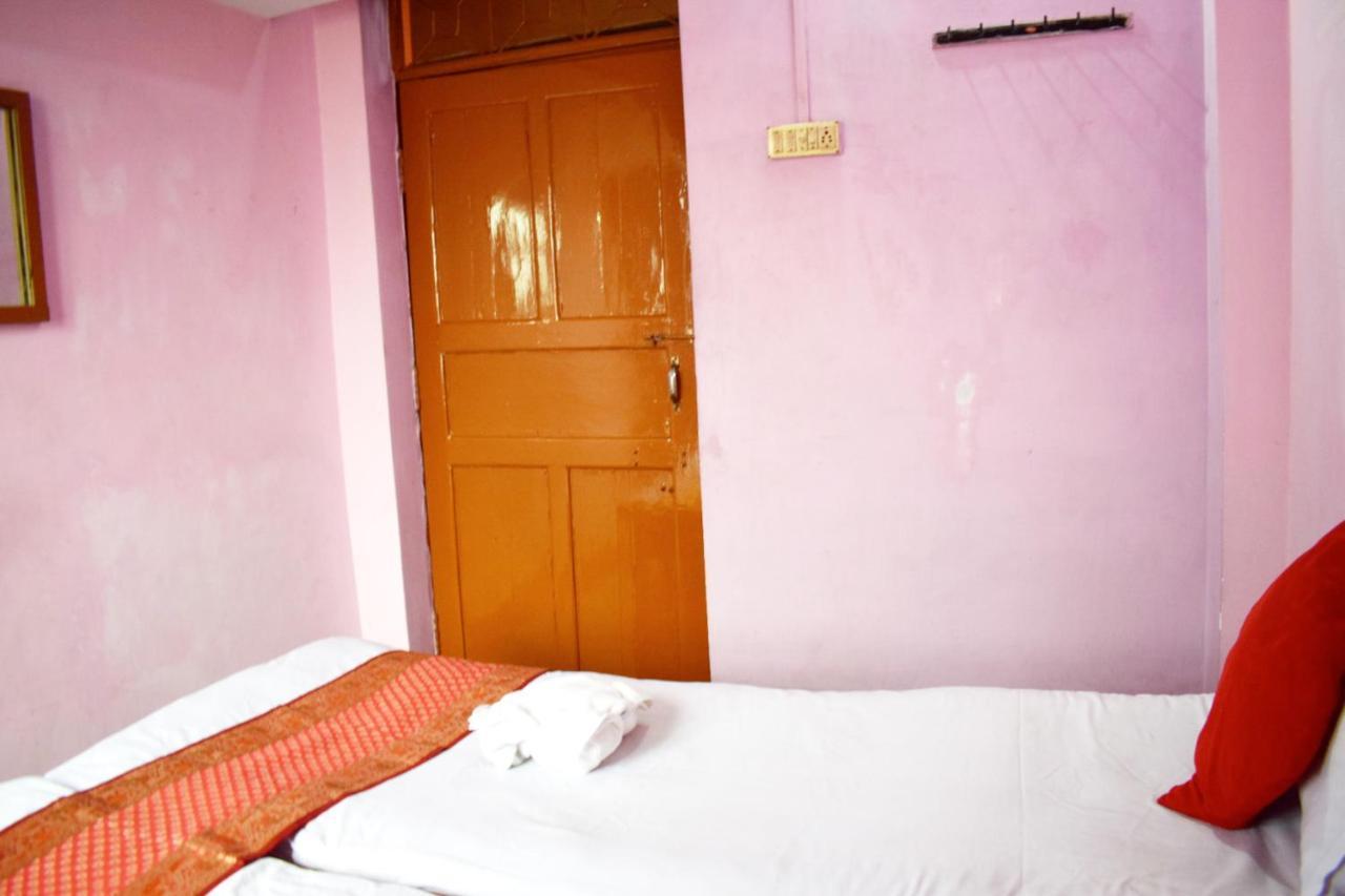 Family Guest House Varanasi Exterior photo