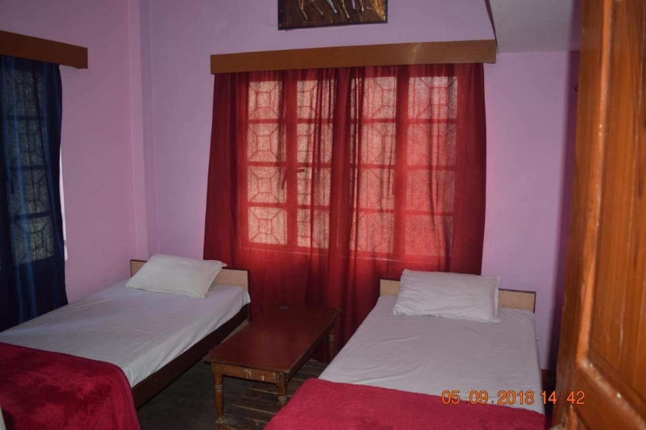 Family Guest House Varanasi Exterior photo